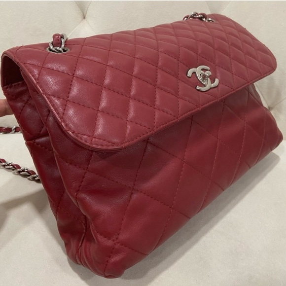CHANEL Quilted Lambskin JUMBO CLASSIC Business BAG - Picture 3 of 16